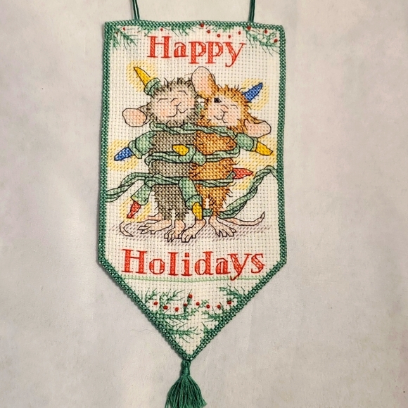 Cross Stitch Christmas Banner Mice Wrapped in Lights Dimensions Happy Holidays - Picture 1 of 6
